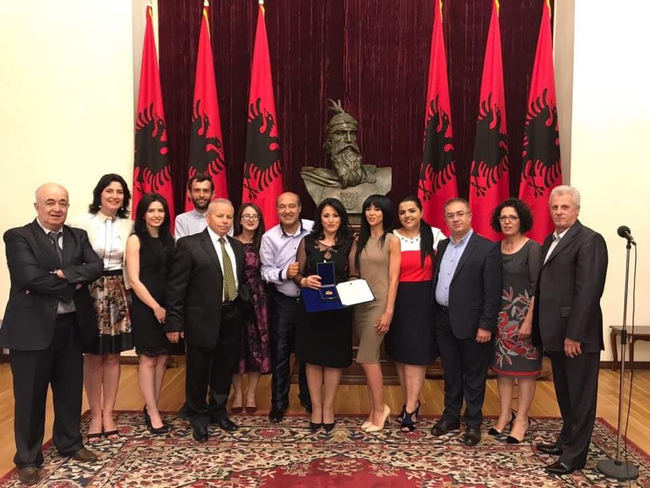 Mukades Çanga pas marjes së titullit Mjeshter i Madh nga presidenti Nishani