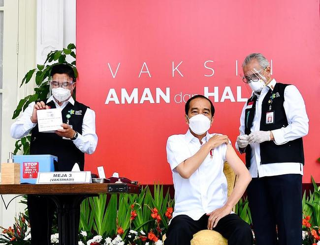 Presidenti indonezian bëri vaksinë kineze