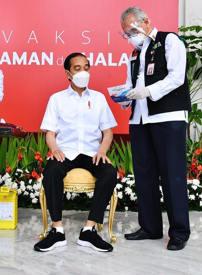 Presidenti indonezian Joko është vaksinuar me vaksina kineze