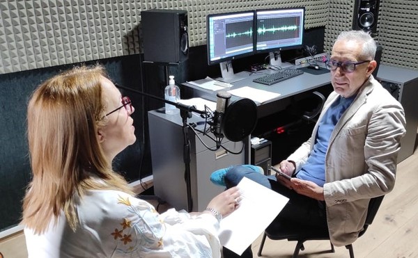 Skenaristi Pandi Laço në intervistë për CMG Skenaristi Pandi Laço në intervistë për CMG