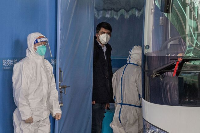 Ekspertët e OBSh-së në Wuhan