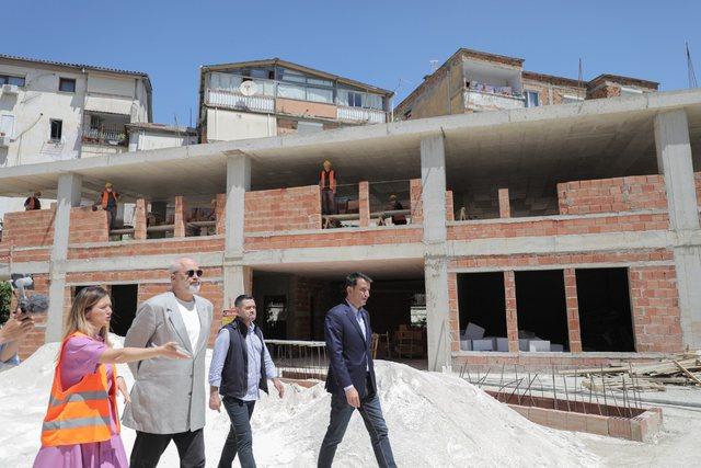 Inspektim i rindërtimit të shkollave pas tërmetit (Tirana Post)
