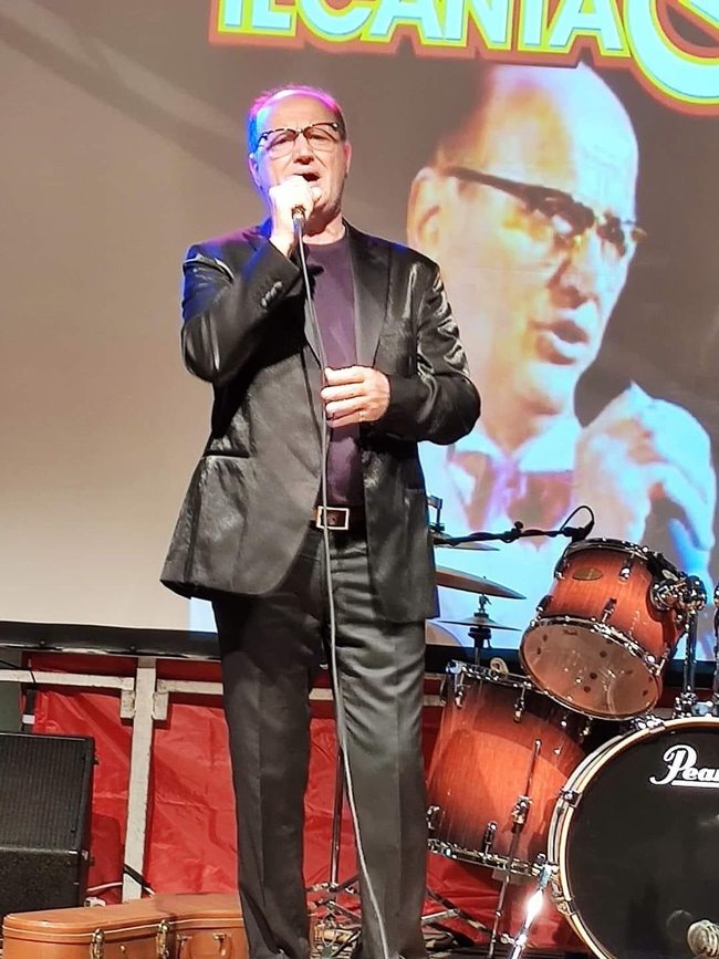 Neptun Gjata gjate nje koncerti (facebook)