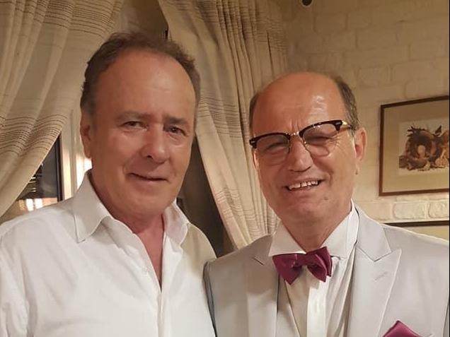 Neptun Gjata me kengetarin Bashkim Alibali (Facbook)