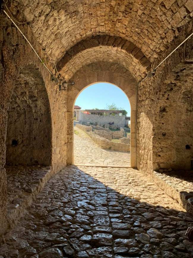 Hyrja ne kalane e Krujes - Foto nga Visit Kruja