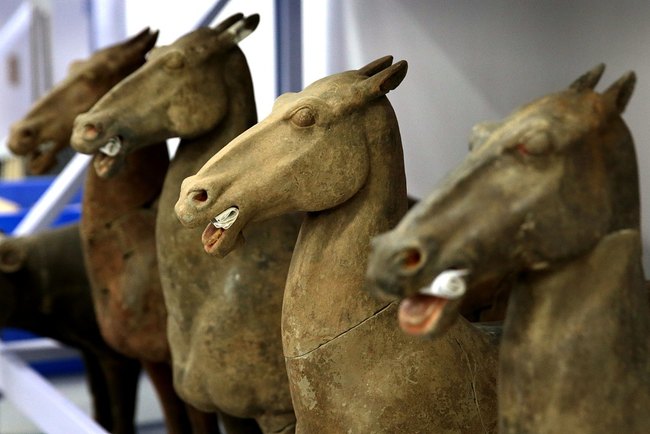 Kuaj prej terrakore të nxjerrë nga varreza Jiangcun/ VCG