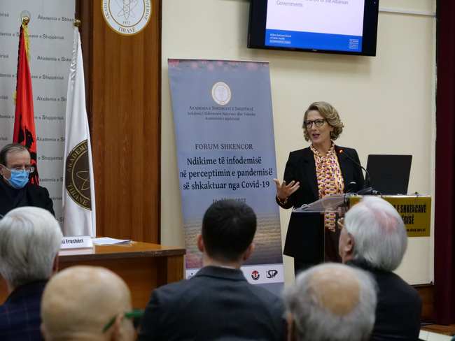 Studjuesja amerikane M. Perry (ATSH)