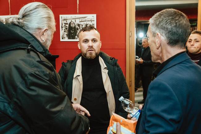 Vitor Deda me bashkepunetoret e filmit (Foto personale)