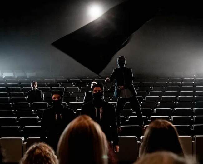 Foto nga shfaqja A.Y.L.A.N (Foto nga trupa teatrore)