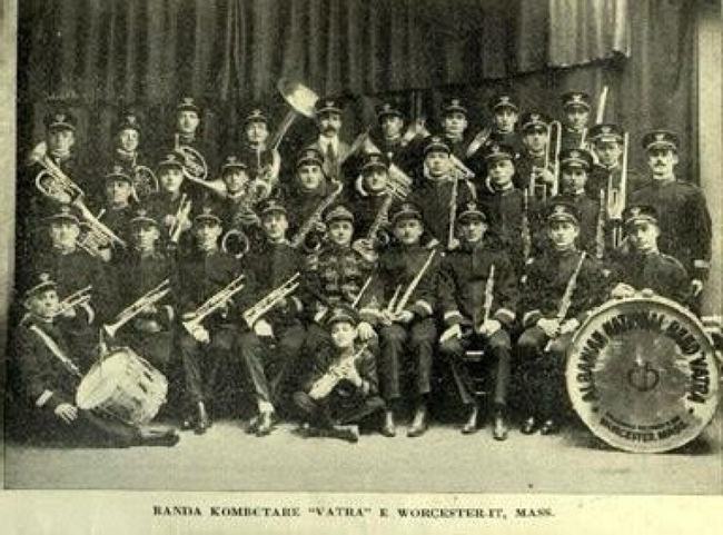 Banda Kombëtare (Foto nga Bota Sot)