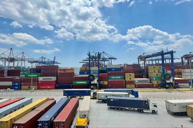 Një nga tre terminalet kryesore të portit të Pireut/ CGTN