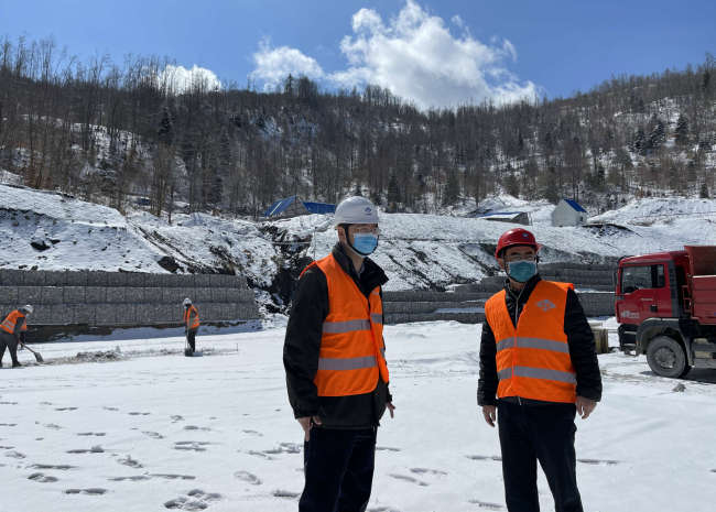 Ambasador tokom obilaska gradilišta / Foto: Ambasada Kine u Crnoj Gori