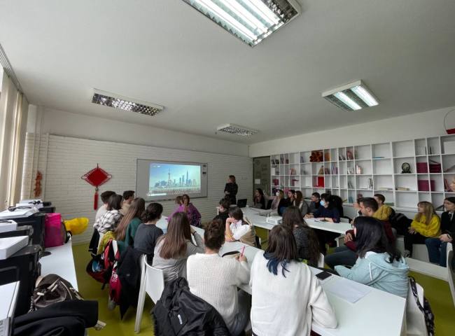 Održani promotivni časovi kineskog jezika za srednjoškolce u Banjoj Luci i Doboju