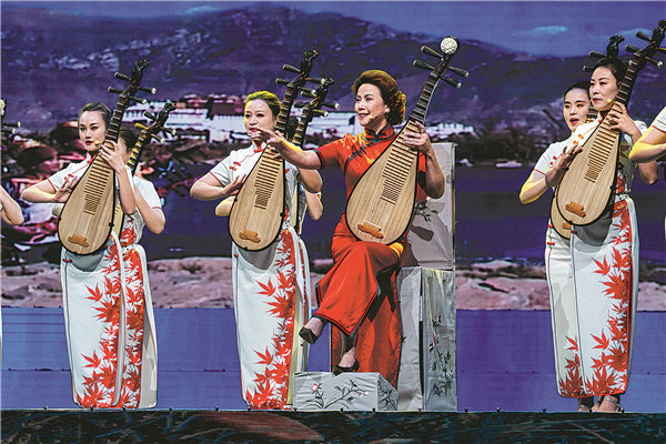 Umělci na slavnostním zahájení festivalu. [Fotografii poskytl deník China Daily.]