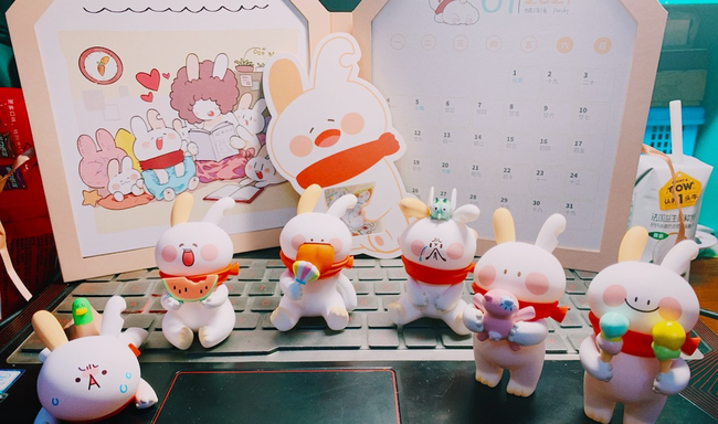 Eksplode kreskis interreta konsumo de misteraj skatoloj en aliaj landoj.