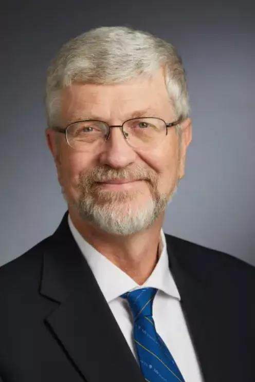 Profesoro Sten Vermund, direktoro de Yale-Lernejo de Publika Sano sub Yale-Universitato