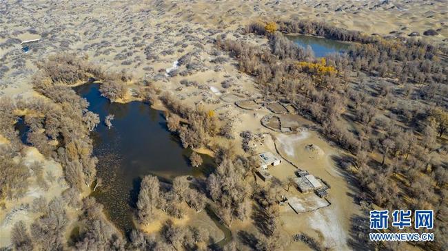 Ein Wohnhaus an dem Fluss