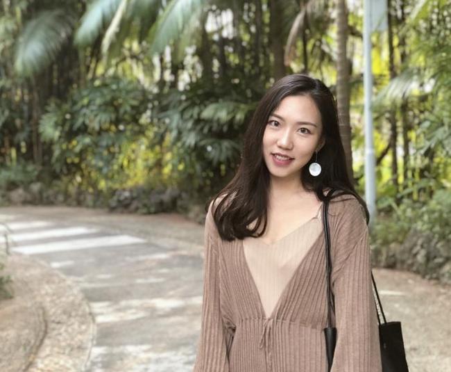 Fang Longhuizi, Designerin der Serien-Schmuckstücke „Das ist Wuhan“