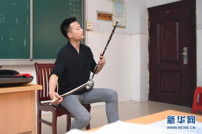 Der Erhu-Lehrer Dai Fa