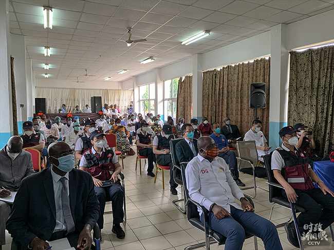 Ein chinesisches medizinisches Team bildet Ärzte und Krankenpflegen in der Republik Kongo aus  (Quelle: CCTV)