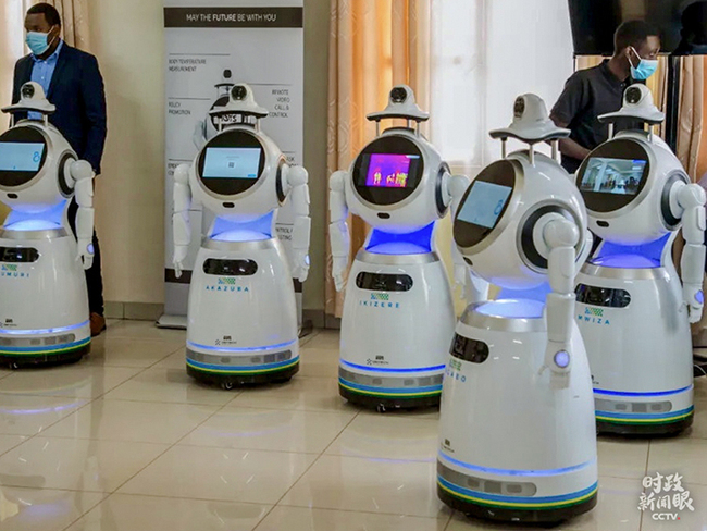 Fünf Made-in-China-Roboter in einem Krankenhaus in Kigali in Ruanda (Archivfoto)