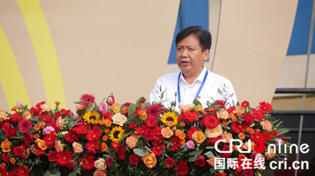 Zin Erjun, Leiter des Landkreises Yanling