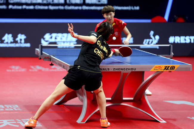 Chen Meng und Wang Manyu im Spiel (Foto von VCG)