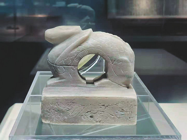 Στο τάφο του Γουάνγκ Τζιεν βρέθηκε και η σφραγίδα από νεφρίτη, που δημιουργήθηκε ειδικά για τον «κάτω κόσμο». (φωτογραφία / CHINA DAILY)