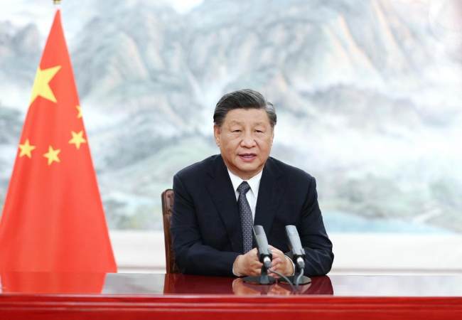 Ο Κινέζος Πρόεδρος Σι Τζινπίνγκ ενώ εκφωνεί μια κεντρική ομιλία μέσω βίντεο στην τελετή έναρξης του Επιχειρηματικού Φόρουμ BRICS, 22 Ιουνίου 2022. (φωτογραφία/Xinhua)