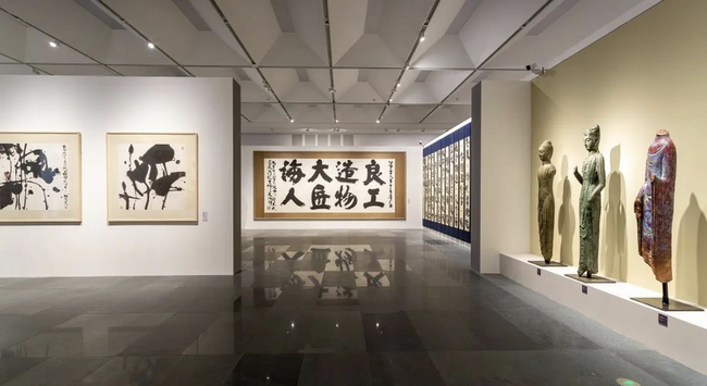 Le opere della scrittura del sigillo nella Han Meilin Art Exhibition (foto: Han Meilin Art Foundation)