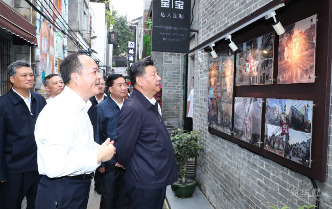 Ispezione di Xi Jinping a Yongqingfang, quartiere storico e culturale di Xiguan del distretto Liwan a Guangzhou, il 24 ottobre del 2018