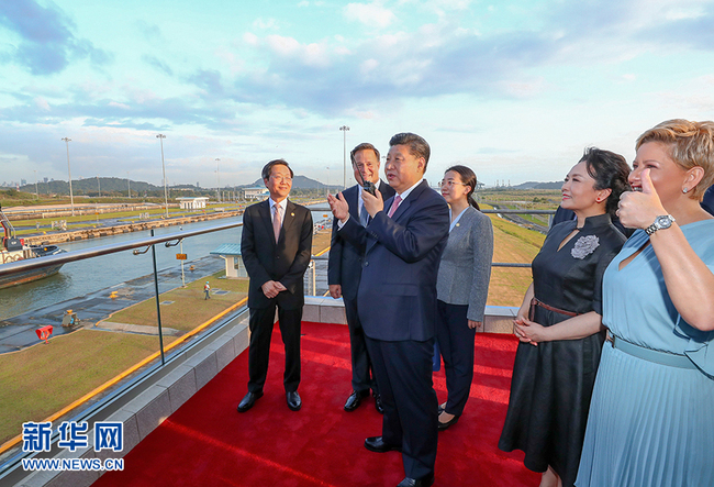 Xi Jinping e Juan Carlos Varela visitam nova eclusa do Canal do Panamá