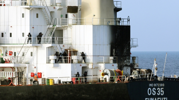 Escolta da Marinha chinesa no Golfo de Áden completa dez anos