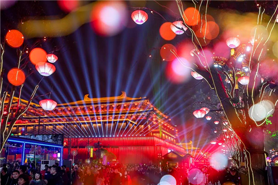 Aberta cidade Datang que nunca anoitece: Chinatown moderna em Xi’an