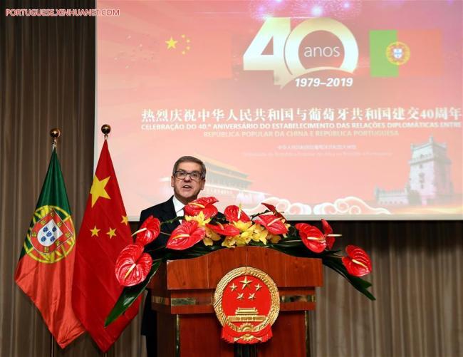 Jorge Lacão, representante do presidente da Assembleia da República de Portugal e vice-presidente da Assembleia, discursa na recepção dos 40 anos do estabelecimento dos laços diplomáticos entre a China e Portugal, em Lisboa, a 18 de fevereiro de 2019.