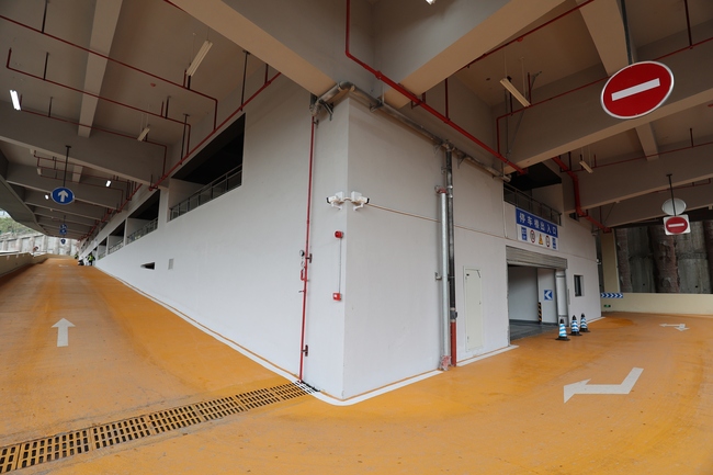 Parcarea cu 15 etaje Parcarea cu 15 etaje