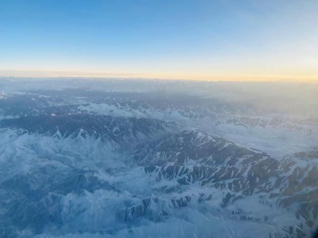 Zburând peste munții Tianshan