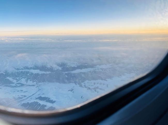 Zburând peste munții Tianshan