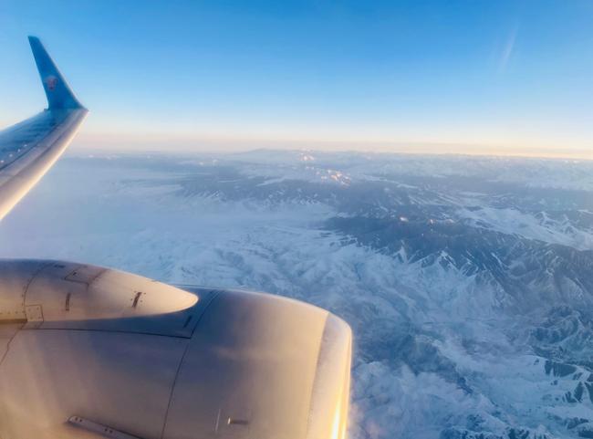 Zburând peste munții Tianshan