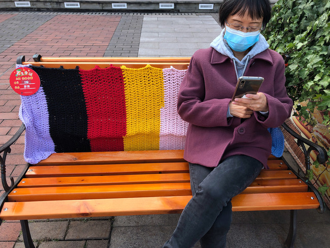 Shanghai – Scaune ”îmbrăcate” în materiale tricotate