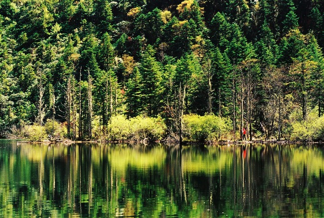 Peisaje de-a lungul șoselei pe Acoperișul Lumii Peisaje de-a lungul șoselei pe Acoperișul Lumii