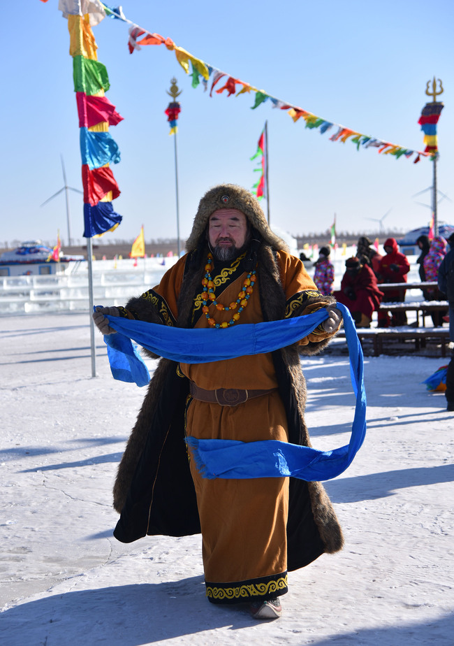 Turismul explodează în cele mai geroase zone din China Turismul explodează în cele mai geroase zone din China