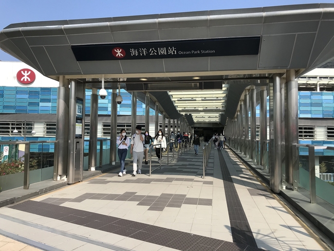 China este tărâmul călătoriilor surpinzătoare