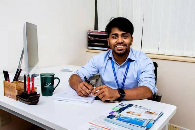 Un tânăr din Bangladesh: Aș dori un trai decent și în țara mea