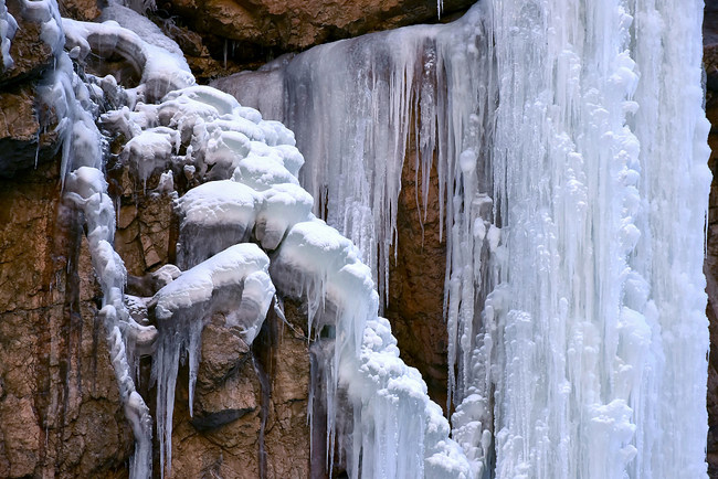 Cascadele înghețate din Shenquanxia