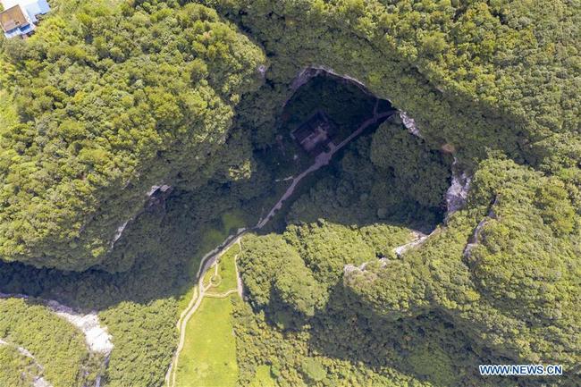 Prirodni kameni svodovi u distriktu Vulungu u gradu Čungćingu