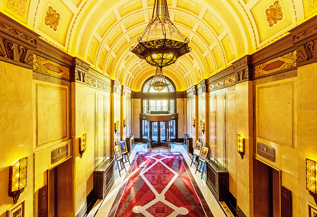 Koji hotel je simbol Šangaja? Ovo je legendarni Hotel mira!