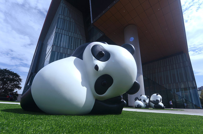 Održana izložba lutaka džinovske pande u gradu Hangdžou Održana izložba lutaka džinovske pande u gradu Hangdžou