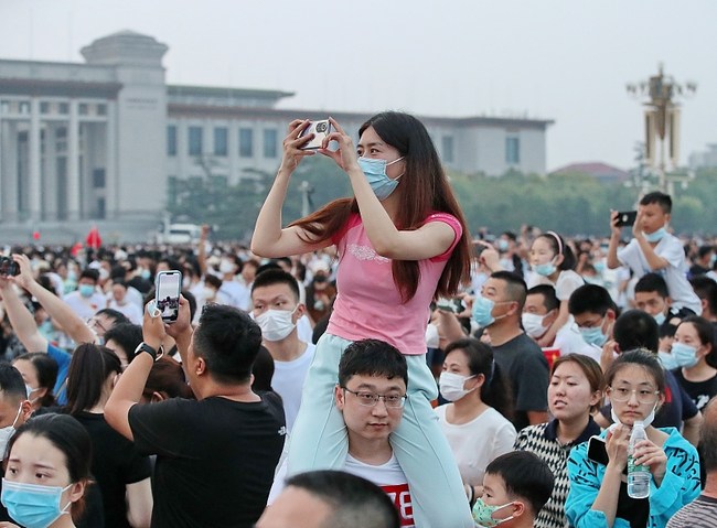 Ceremonija podizanja zastave povodom Dana osnivanja Kineske narodnooslobodilačke armije Ceremonija podizanja zastave povodom Dana osnivanja Kineske narodnooslobodilačke armije