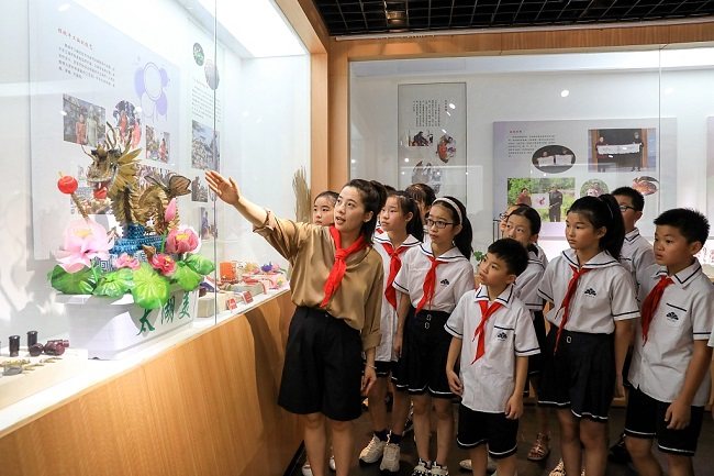 Učenici posetili muzej kulturne baštine u Hudžouu